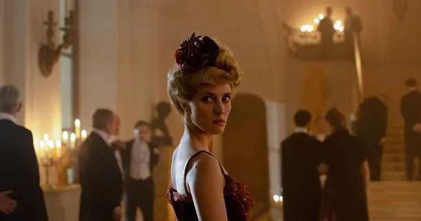 Emily in Paris, Move: 5 Best TV Shows and Movies About the City of Love