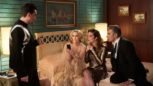 Schitt's Creek and 3 Other Cult TV Series With the Most Uplifting Finales