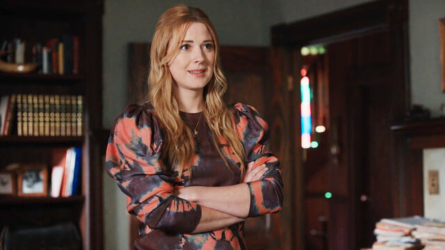 2 Virgin River Stars Alexandra Breckenridge's Closest To in Real Life 2 Virgin River Stars Alexandra Breckenridge's Closest To in Real Life