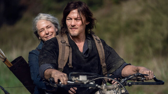 Here's Why Walking Dead Fans Are So Against Daryl & Carol Romance Here's Why Walking Dead Fans Are So Against Daryl & Carol Romance