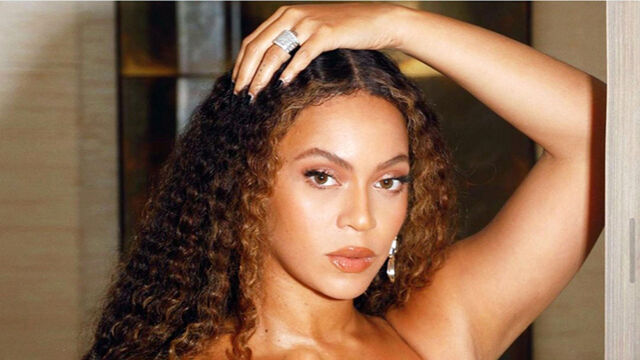 This Beyoncé Outfit is Still Her Most Iconic 20 Years Later This Beyoncé Outfit is Still Her Most Iconic 20 Years Later