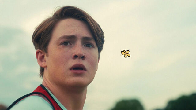 5 Heartstopper Scenes That Weren't in the Books (But We Love Them Anyway)
