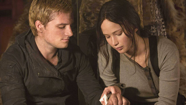 Katniss Never Really Loved Peeta in Hunger Games, and This Scene Proves It