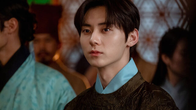 Less Cliché, More Chemistry: 7 Love Triangle K-Dramas, Ranked by IMDb Less Cliché, More Chemistry: 7 Love Triangle K-Dramas, Ranked by IMDb