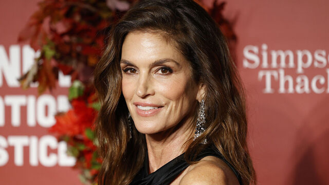 These Gorgeous Celebs Beg to Differ on Their Own Attractiveness