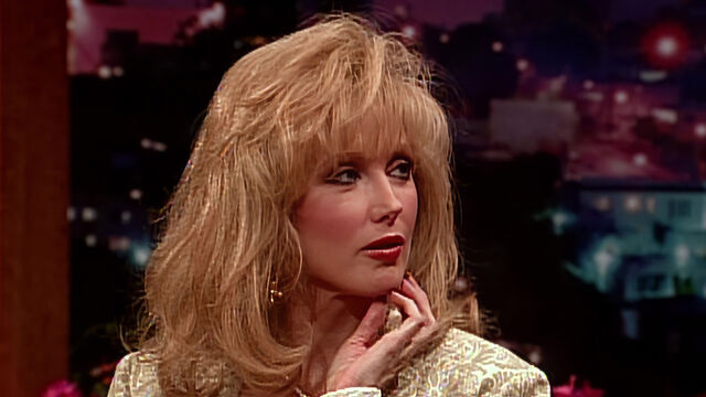 Remember Chandler's Hot Mom? Friends Star is Still Gorgeous at 73