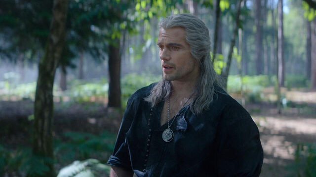 Henry Cavill's Coloured Contacts in The Witcher Almost Cost Him His Vision Henry Cavill's Coloured Contacts in The Witcher Almost Cost Him His Vision