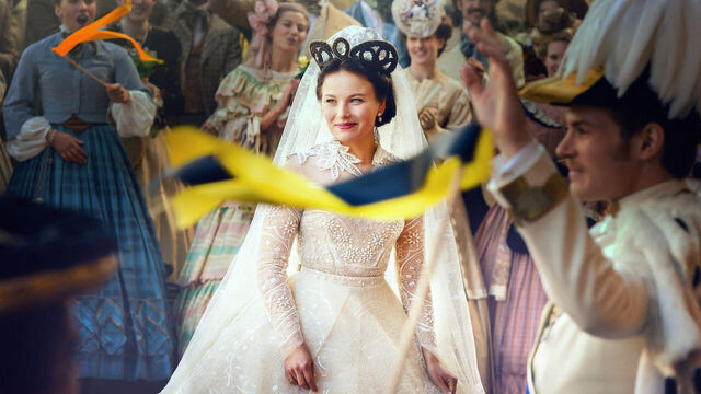 The Empress is a Period Drama You're Not Watching (But Totally Should) The Empress is a Period Drama You're Not Watching (But Totally Should)