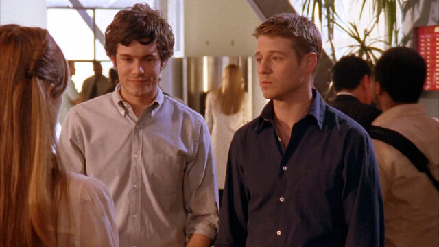 Half the Twilight Cast Had Cameos in The O.C.: Here's The List