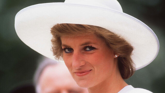 5 Times Camilla Parker Bowles Tried Copying Diana, and Failed 5 Times Camilla Parker Bowles Tried Copying Diana, and Failed