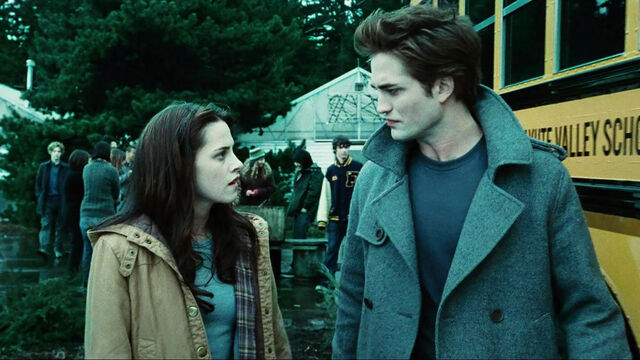 5 Ways Twilight TV Reboot Can Easily (and Hilariously) Go Sideways