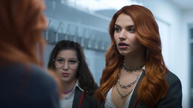 Like It Or Not, Chloe's Become Elite's Most Iconic (and Divisive) Character Like It Or Not, Chloe's Become Elite's Most Iconic (and Divisive) Character