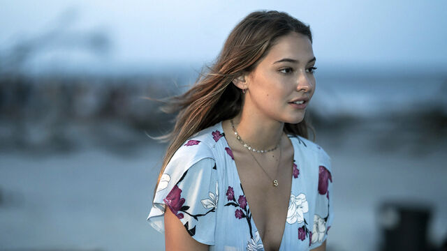 5 Reasons Sarah Cameron is the Best Outer Banks Character (And No, It's Not Because She's Hot) 