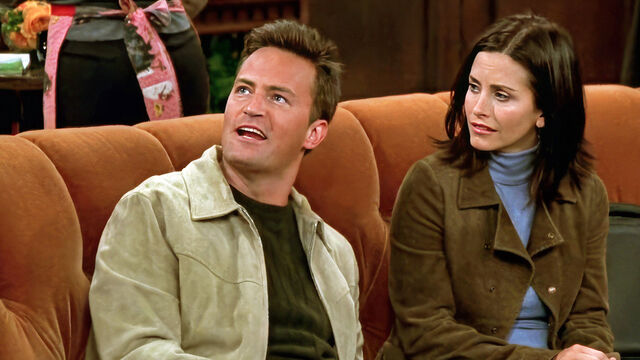 The 5 Times "Friends" Got the '90s Ridiculously Wrong The 5 Times "Friends" Got the '90s Ridiculously Wrong