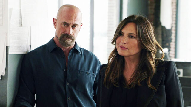 SVU & Organized Crime May 18 Crossover Finale Has Benson & Stabler Working Together SVU & Organized Crime May 18 Crossover Finale Has Benson & Stabler Working Together