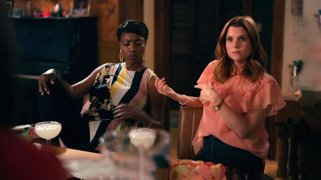 5 Reasons Sweet Magnolias Is the Show We'll Keep Watching (And You Should, Too) 5 Reasons Sweet Magnolias Is the Show We'll Keep Watching (And You Should, Too)