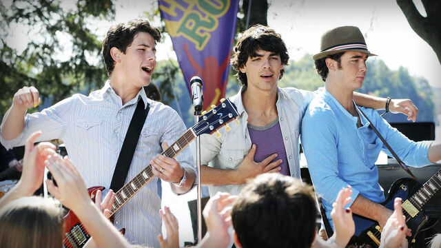 Jonas Brothers Reunite as Shane, Nate and Jason Gray on the Camp Rock 3 Set — Internet Melts Down