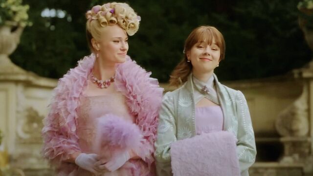 Eloise and Cressida's Friendship Is a Good Thing for a Simple Reason, Actresses Say Eloise and Cressida's Friendship Is a Good Thing for a Simple Reason, Actresses Say