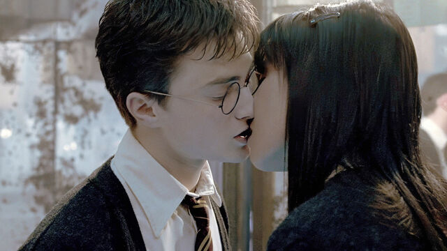 Daniel Radcliffe Met His Girlfriend on Harry Potter Set, But Are They Still Together? Daniel Radcliffe Met His Girlfriend on Harry Potter Set, But Are They Still Together?
