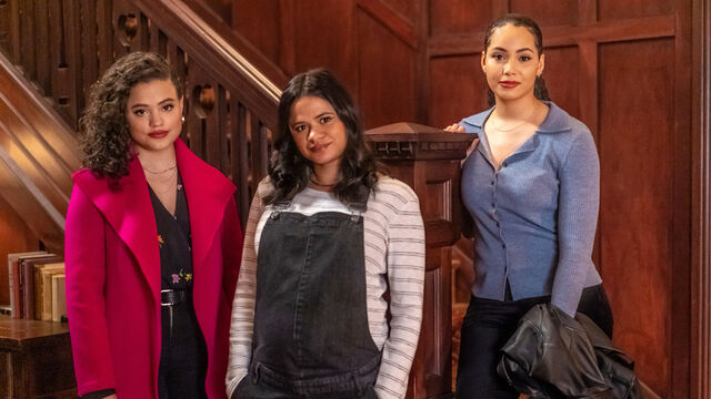 Charmed Writer Had a Lot to Say About Reboot Finale (& It Sure Wasn't Pretty)
