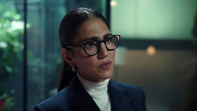 Black Mirror: Streamberry CEO Looked Familiar? Here's Where You've Seen the Actress Before Black Mirror: Streamberry CEO Looked Familiar? Here's Where You've Seen the Actress Before