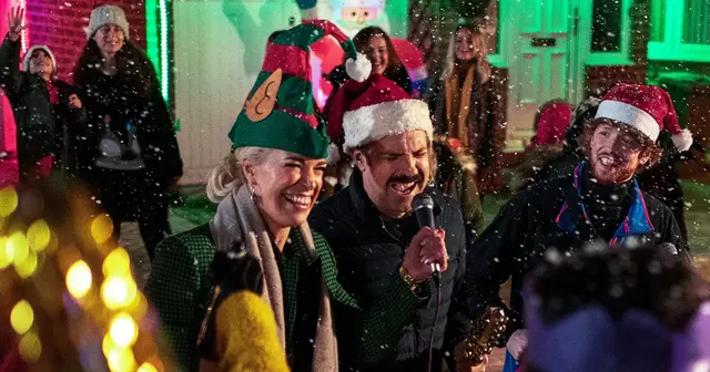Ted Lasso and 4 Other TV Shows With the Most Heartwarming Christmas Episodes