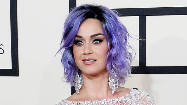 From Blue to Green: 6 Celebrity Hair Transformations That Will Make Your Jaw Drop From Blue to Green: 6 Celebrity Hair Transformations That Will Make Your Jaw Drop