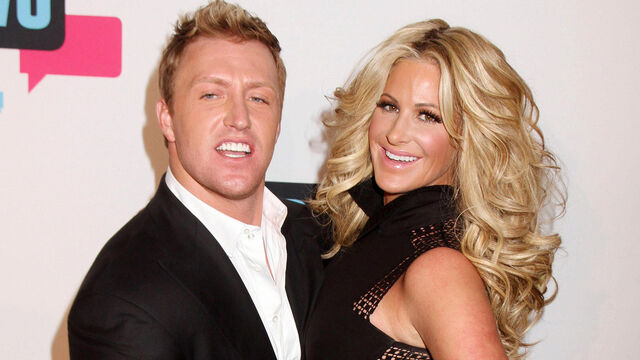 3 Warning Signs Kim Zolciak & Kroy Divorce is Turning into a War Already 3 Warning Signs Kim Zolciak & Kroy Divorce is Turning into a War Already