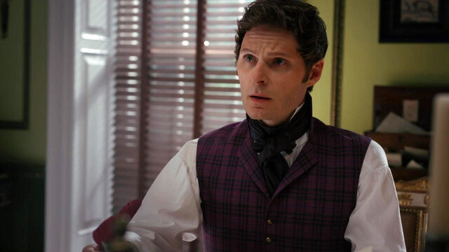 Bridgerton's 5 Hottest Side Characters Fans Can't Stop Obsessing Over Bridgerton's 5 Hottest Side Characters Fans Can't Stop Obsessing Over