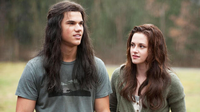 Taylor Lautner Has a Lot to Say on Twilight's Grossest Plot Twist Taylor Lautner Has a Lot to Say on Twilight's Grossest Plot Twist
