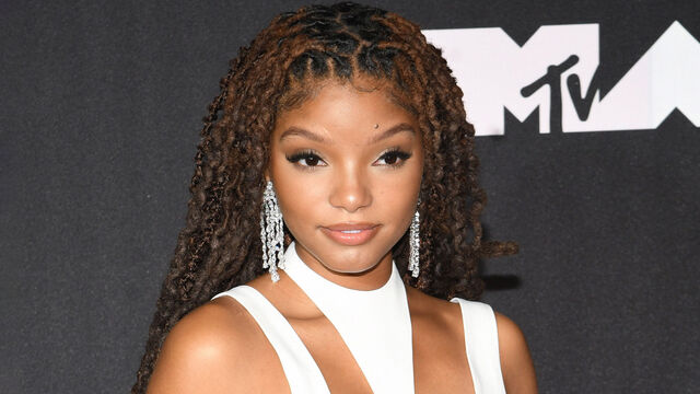 Little Mermaid's Halle Bailey Sparks Pregnancy Rumors at MTV VMAs Little Mermaid's Halle Bailey Sparks Pregnancy Rumors at MTV VMAs