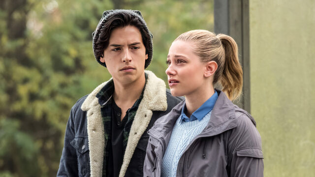 Did Lili Reinhart & Cole Sprouse Breakup Ruin Bughead on Riverdale?