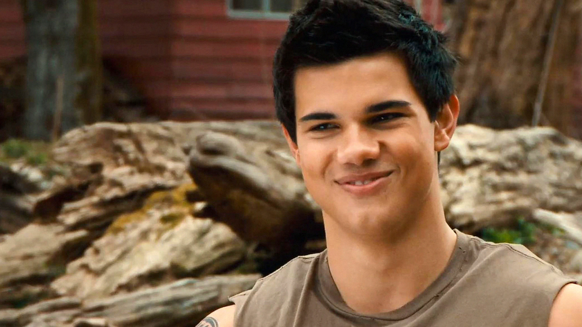 Creepy Eyes and Weird Wigs: 5 Biggest Twilight Pet Peeves