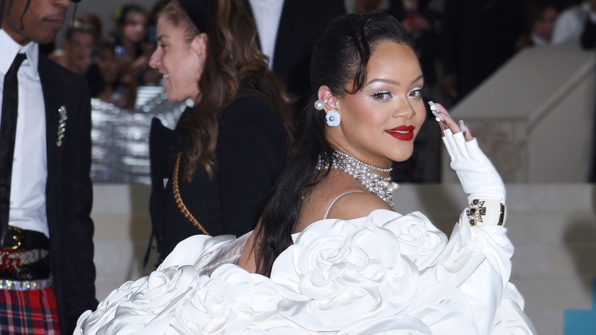 Rihanna Delivers Meme-Worthy Met Gala 2023 Look: See Fans' Reactions