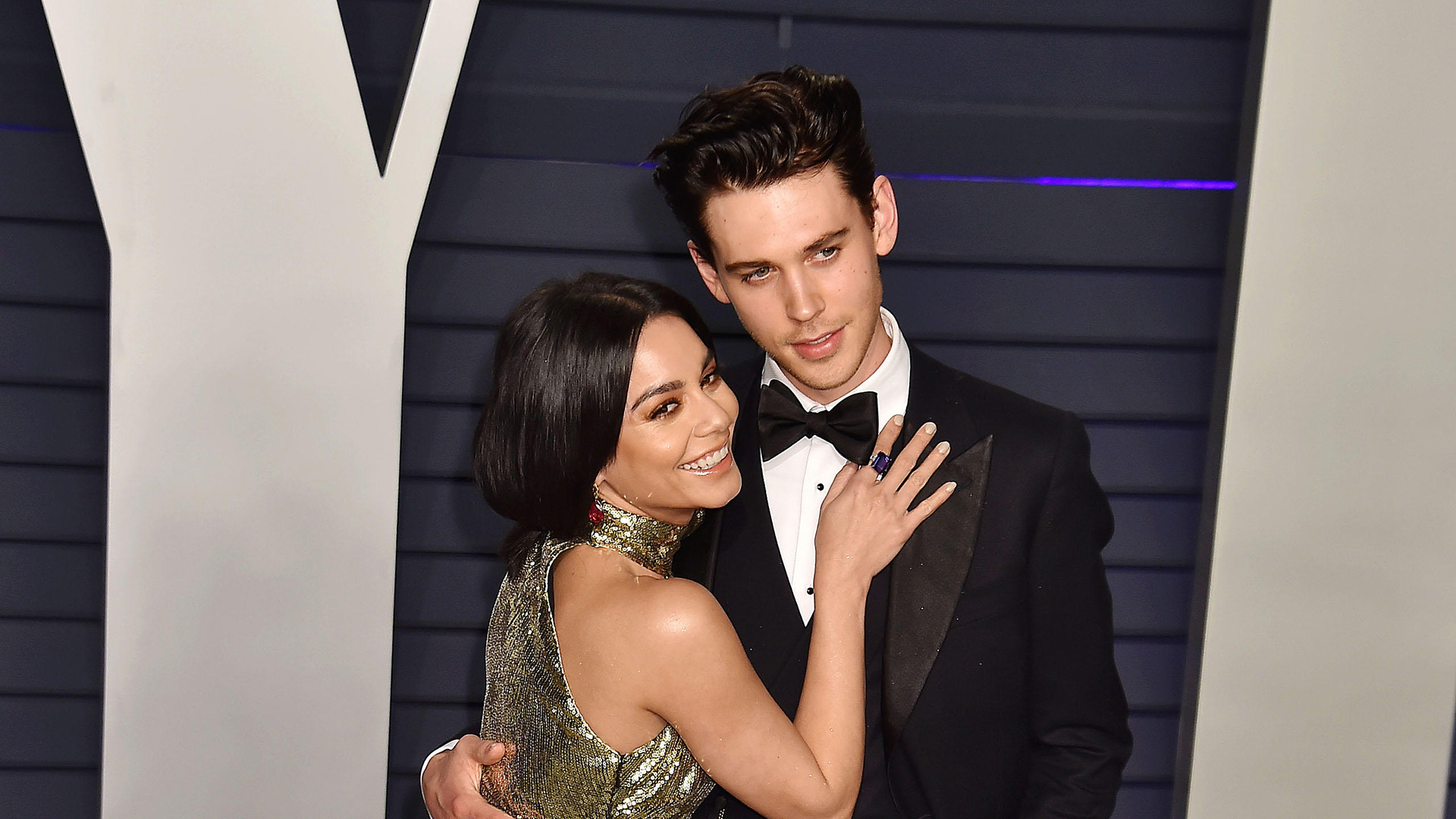 Vanessa Hudgens Casually Ignoring Her Ex at the Oscars is So Relatable