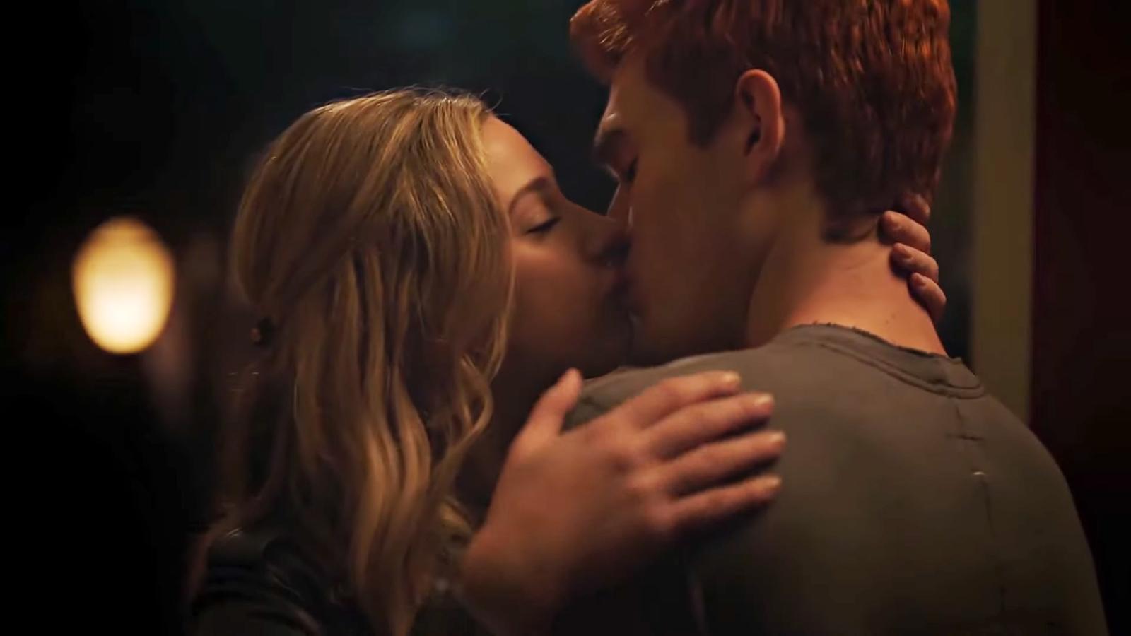 Barchie vs. Varchie: KJ Apa Picks Riverdale's Endgame Ship - image 2