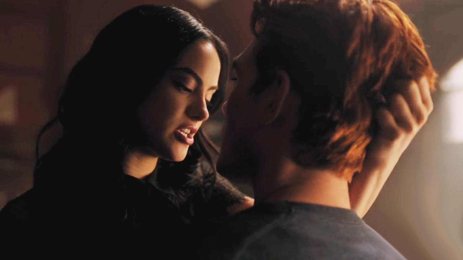 Barchie vs. Varchie: KJ Apa Picks Riverdale's Endgame Ship - image 1