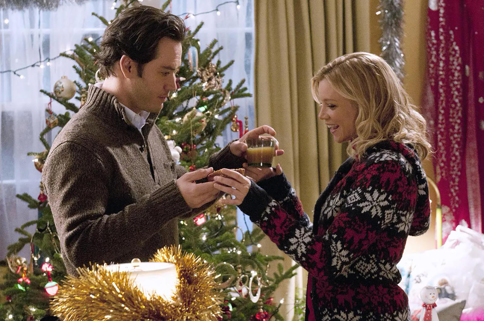 Not Your Mama's Christmas Movies: 5 Unconventional Holiday Flicks to Brighten Your Season - image 3