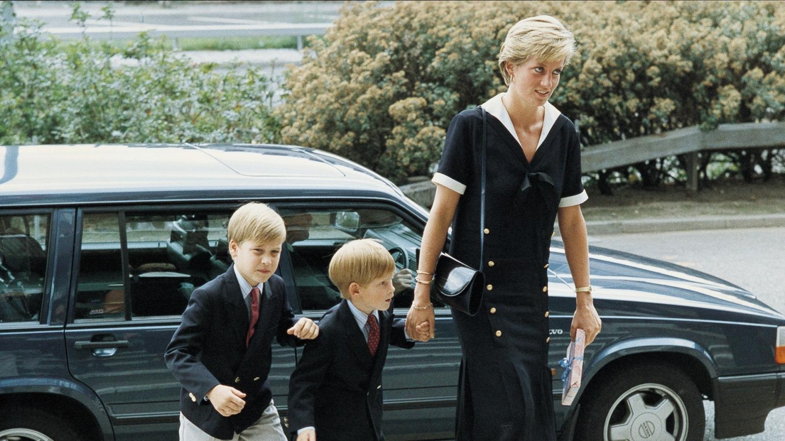 A Royal Rebel: How Princess Diana Defied Protocol for Harry and William - image 2