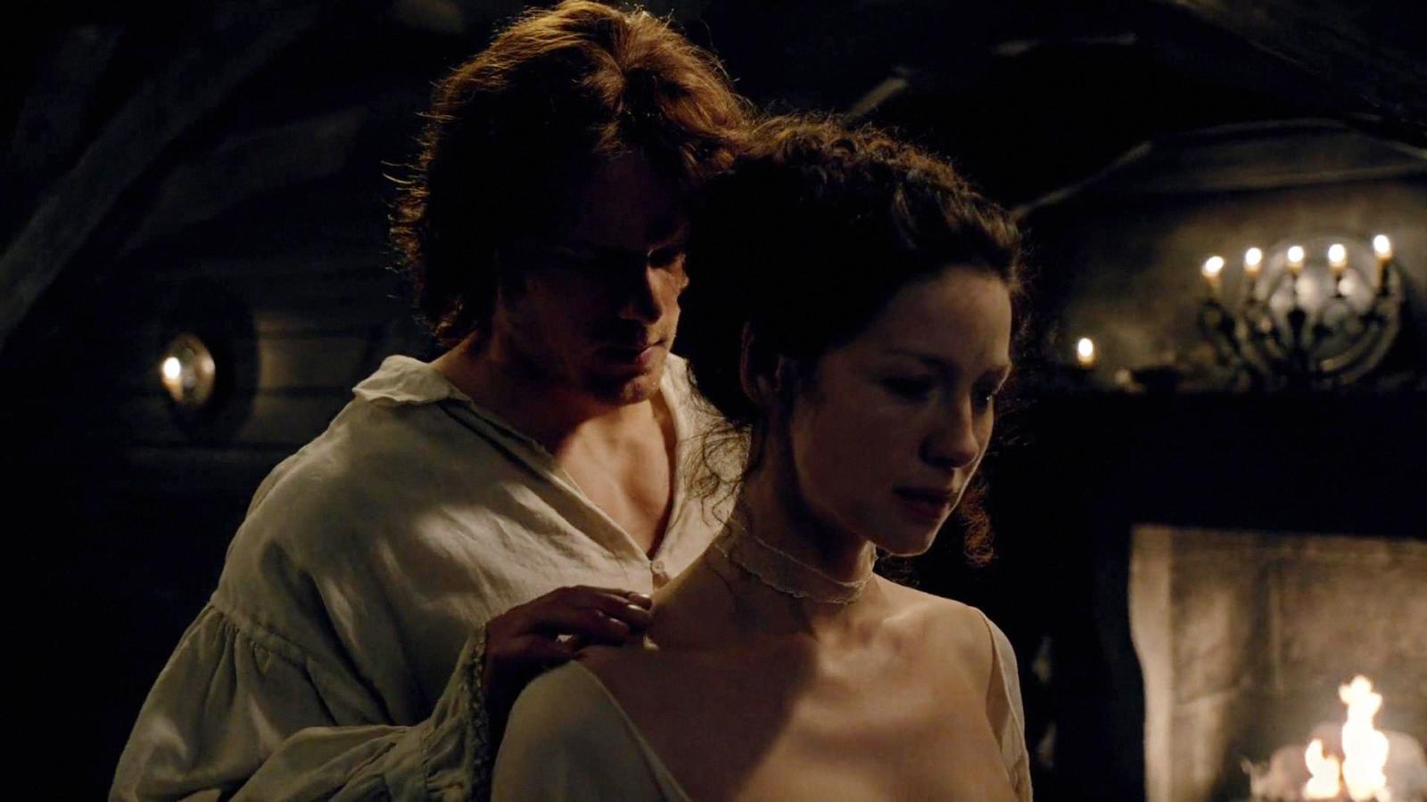 The 10 Most Romantic Outlander Episodes (#1 is Also the Hottest!) - image 5