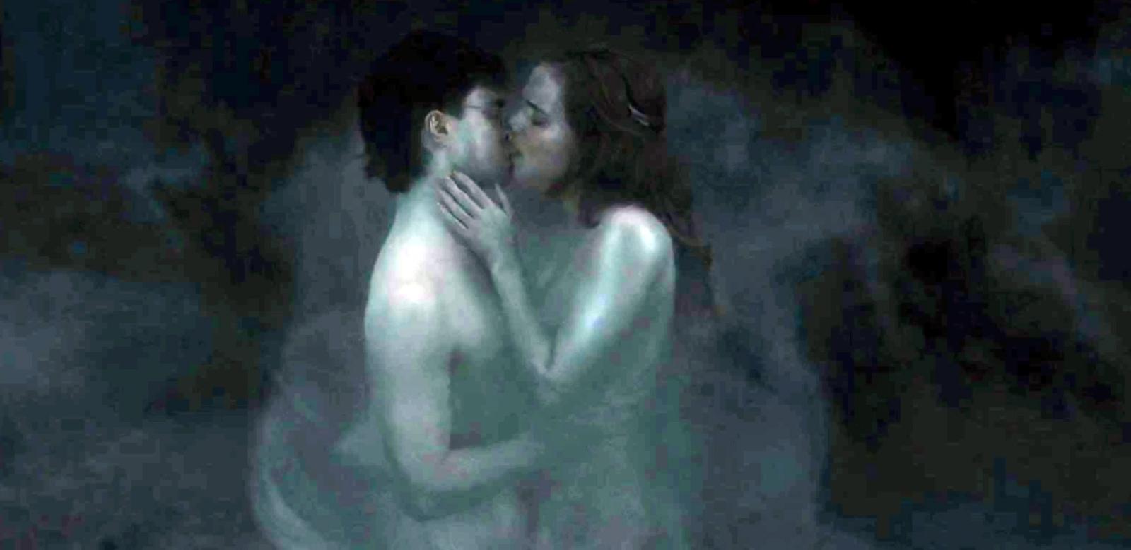 Harry & Hermione "Nude" Scene Was Controversial Before Deathly Hallows Even Premiered - image 1