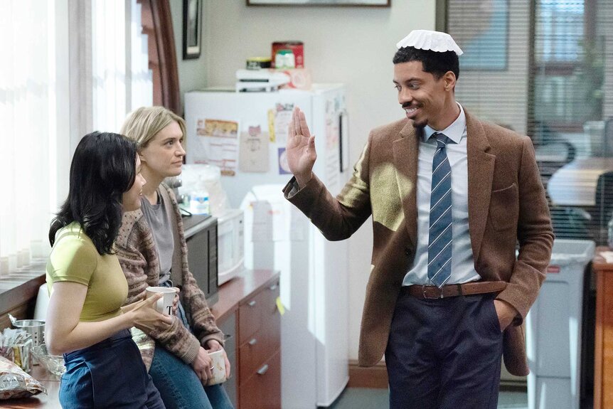 The Paper Cast: Every Actor In The Office Spin-Off Finally Revealed - image 4