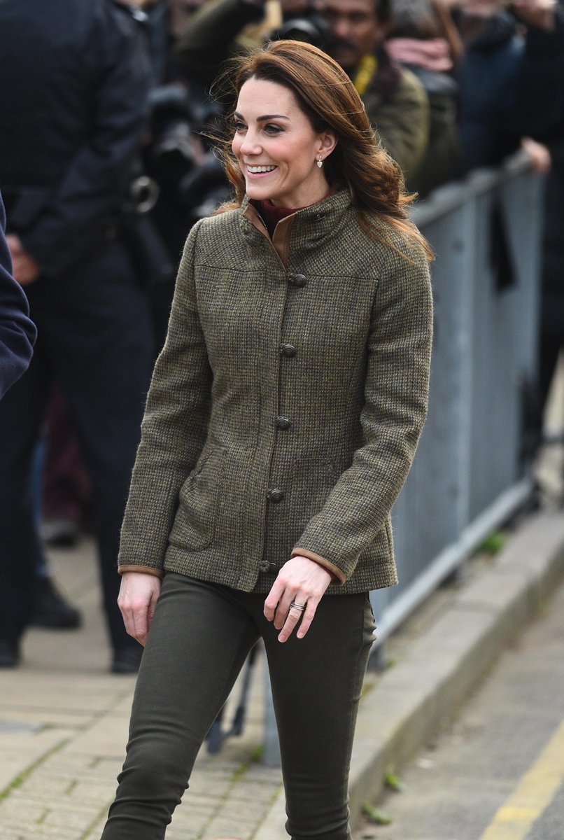 10 Times Kate Middleton Looked More Like a Commoner Than a Royal - image 3