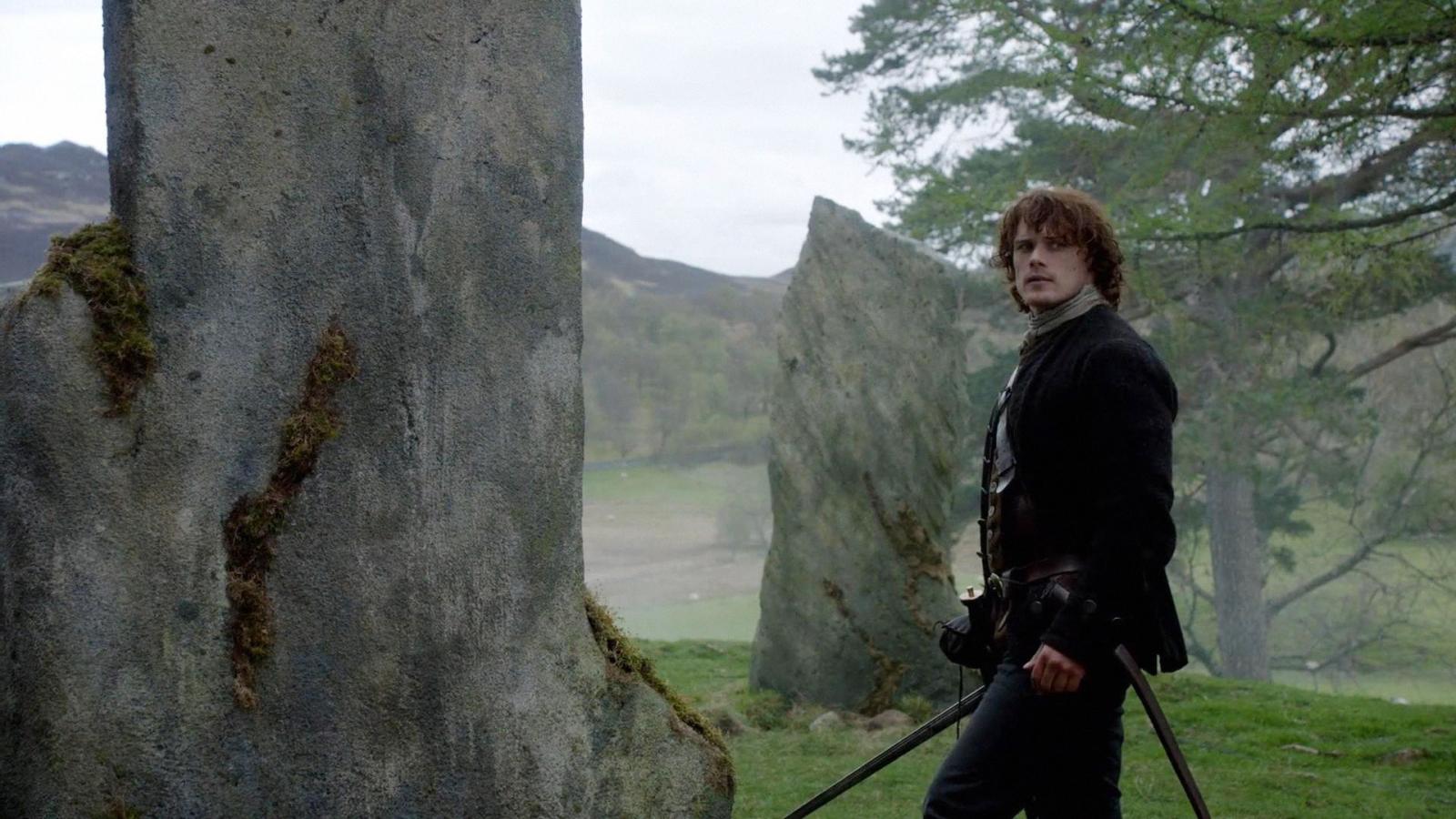 The 10 Most Romantic Outlander Episodes (#1 is Also the Hottest!) - image 4