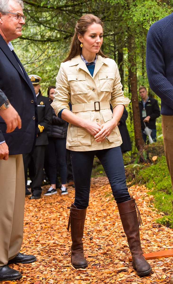 10 Times Kate Middleton Looked More Like a Commoner Than a Royal - image 5