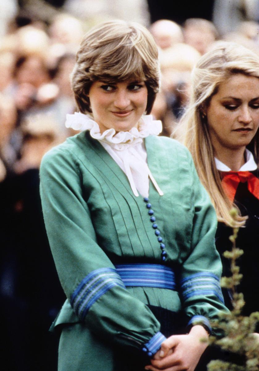 Princess Diana's 10 Most Outrageous '80s Outfits - image 5