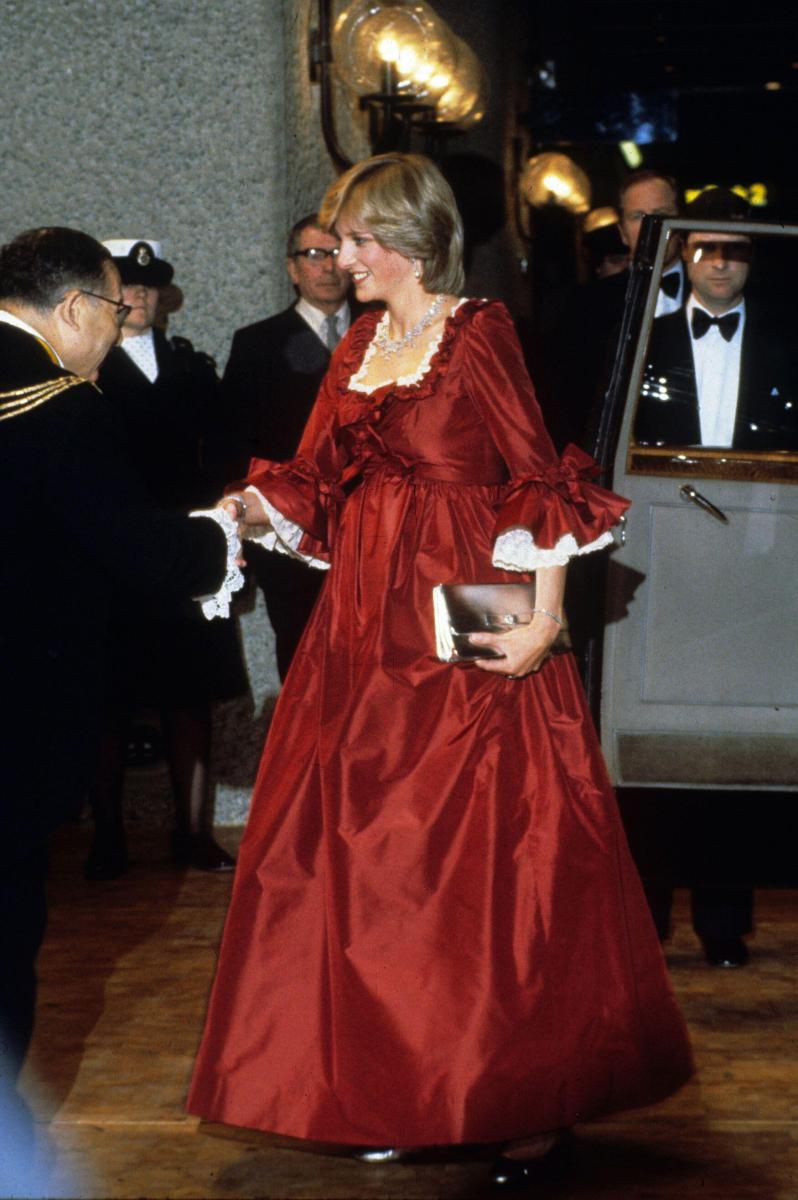 Princess Diana's 10 Most Outrageous '80s Outfits - image 7