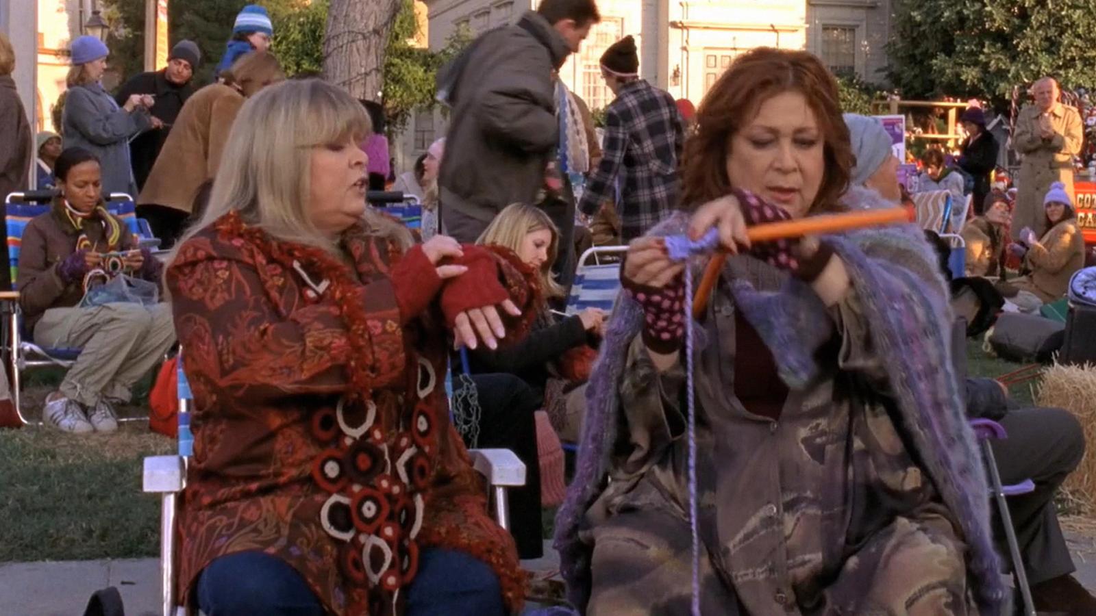 7 Coziest Gilmore Girls Episodes Perfect to Watch in the Fall - image 7