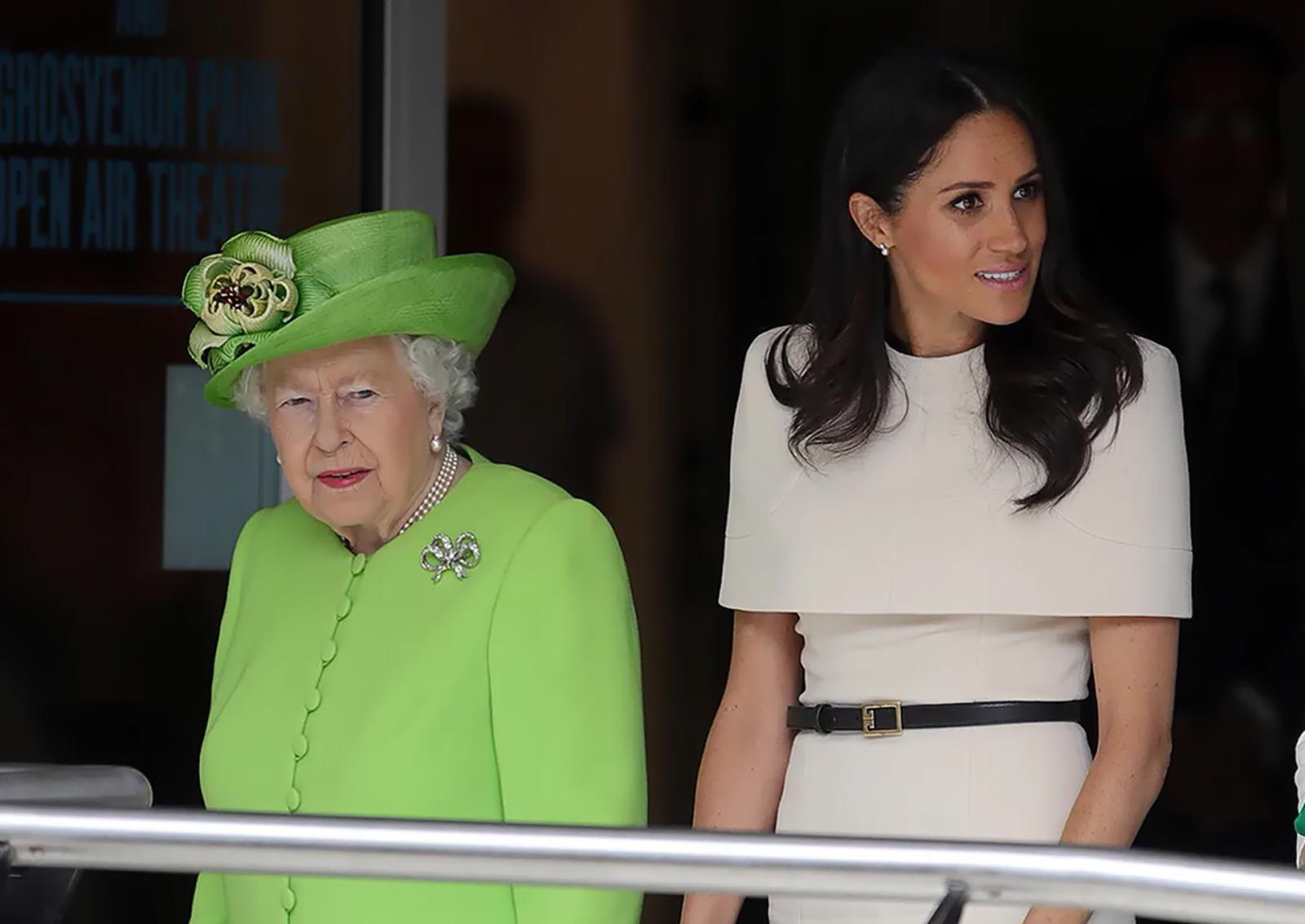 Here's Why Elizabeth II Always Wore Bright Colours - image 3