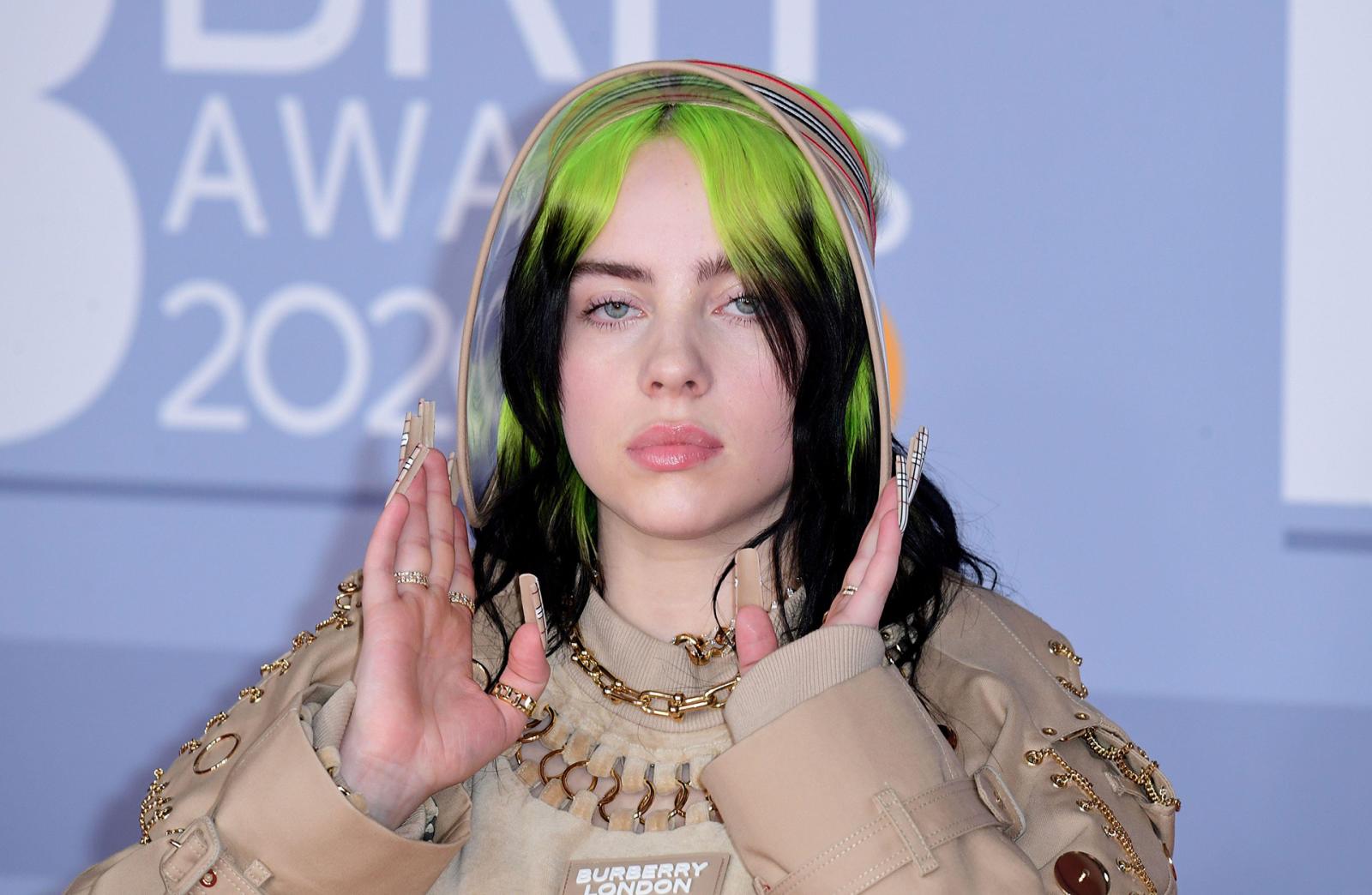 From Blue to Green: 6 Celebrity Hair Transformations That Will Make Your Jaw Drop - image 2
